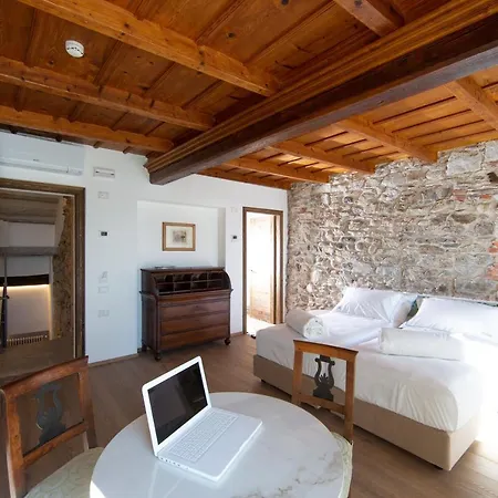 Casa Castagna 1620 Bed & Breakfast Mergozzo Exterior photo