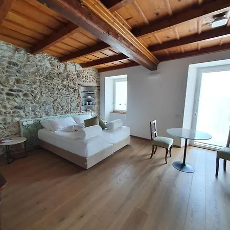 Casa Castagna 1620 Bed & Breakfast Mergozzo Exterior photo